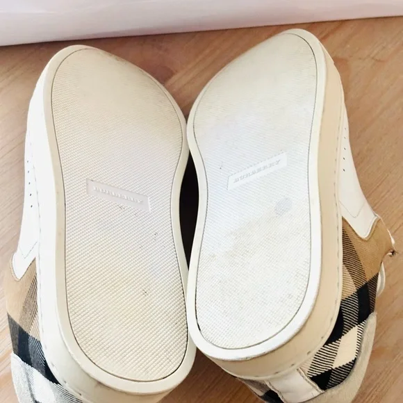 Burberry Reeth Low Top Sneakers - Picture 11 of 11